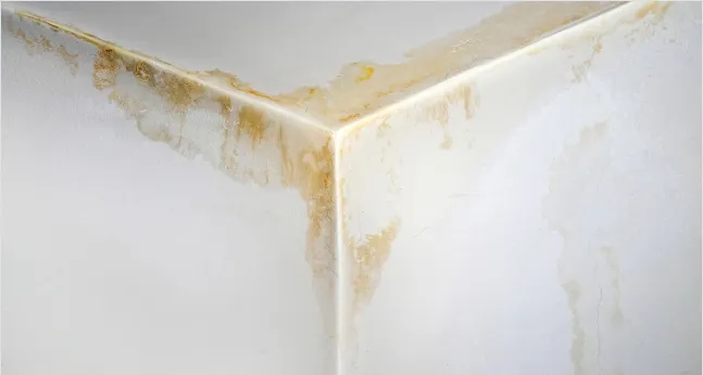 Waterschade aan een muur herstellen